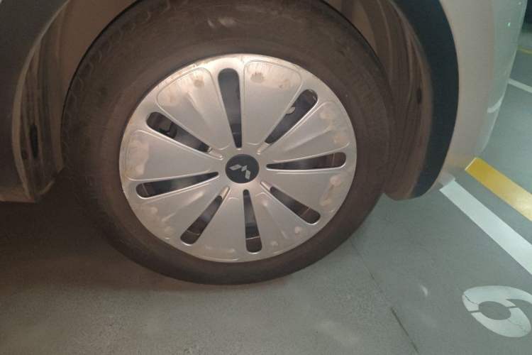 Used Wuling Bingo 2023 203km Light Edition Right Front Wheel Hub