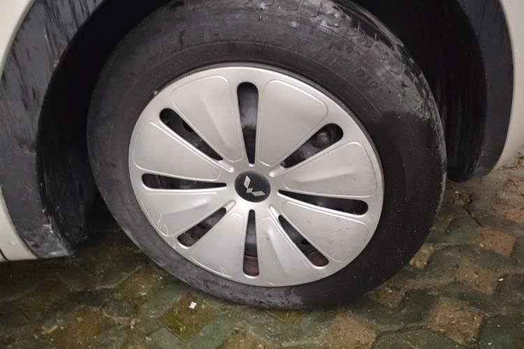 Used Wuling Bingo 2023 203km Light Edition Right Front Wheel Hub