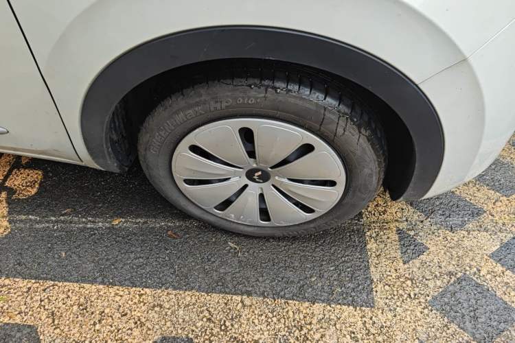 Used Wuling Bingo 2023 203km Light Edition Right Front Wheel Hub
