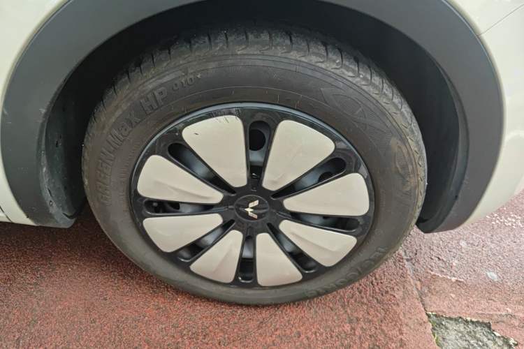 Used Wuling Bingo 2023 333 km Enjoyment Version Right Front Wheel Hub