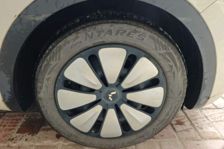 Used Wuling Bingo 2023 333km Enjoy+ Version Right Front Wheel Hub