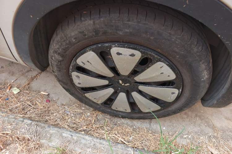 Used Wuling Bingo 2023 333 km Enjoyment Version Right Front Wheel Hub