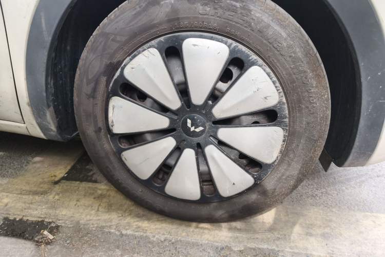 Used Wuling Bingo 2023 203km Comfort Edition Right Front Wheel Hub