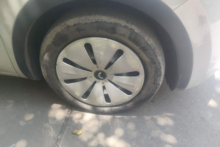 Used Wuling Bingo 2023 333 km Fast-Share Version Right Front Wheel Hub