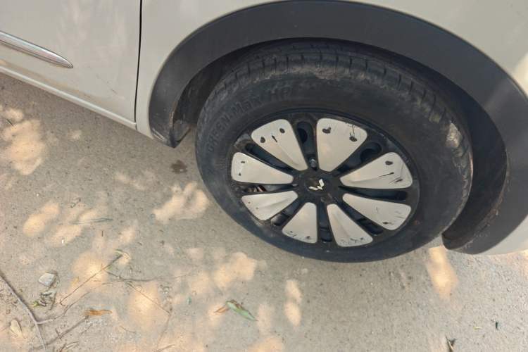 Used Wuling Bingo 2023 203km Comfort Edition Right Front Wheel Hub