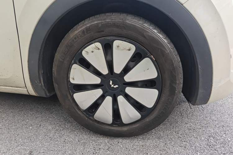 Used Wuling Bingo 2023 333 km Lingxi Connected Version Right Front Wheel Hub
