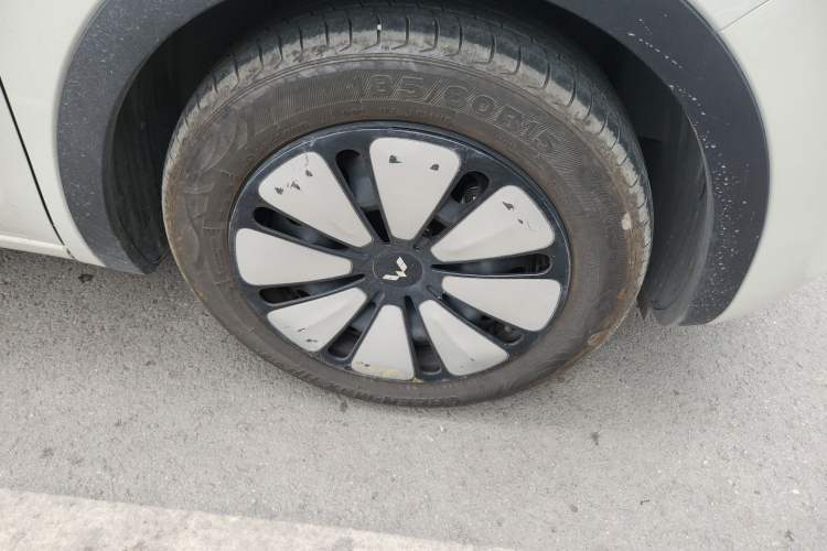 Used Wuling Bingo 2023 203km Comfort Edition Right Front Wheel Hub
