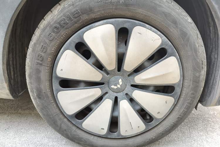 Used Wuling Bingo 2023 203km Comfort Edition Right Front Wheel Hub