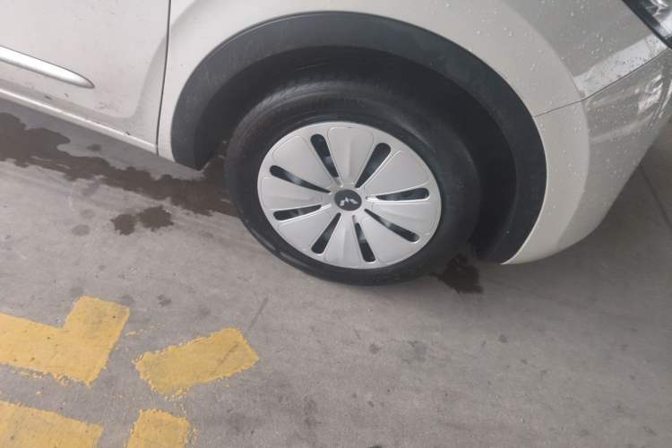 Used Wuling Bingo 2023 203km Light Edition Right Front Wheel Hub