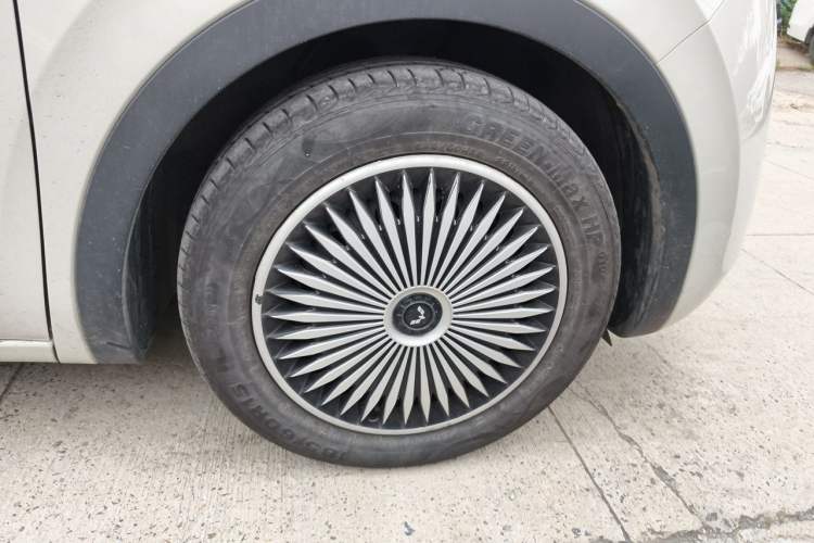 Used Wuling Bingo 2023 333 km Enjoyment Version Right Front Wheel Hub