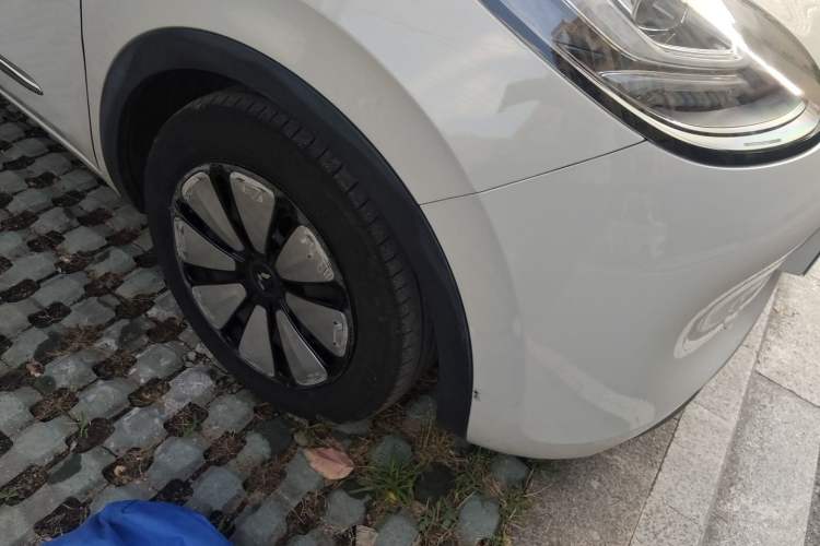 Used Wuling Bingo 2023 333km Enjoy+ Version Right Front Wheel Hub