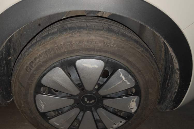 Used Wuling Bingo 2023 410 km Lingxi Deluxe Edition Right Front Wheel Hub