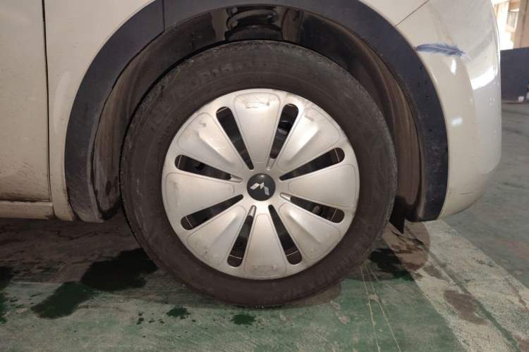 Used Wuling Bingo 2023 203km Light Edition Right Front Wheel Hub