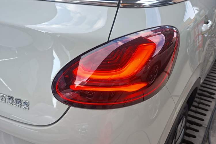 Used Wuling Bingo 2023 333 km Lingxi Connected+ Version Right Rear Taillight