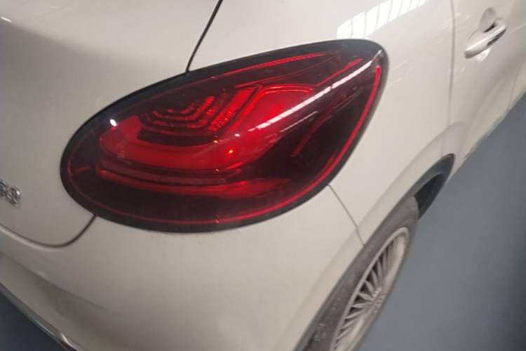 Used Wuling Bingo 2023 333 km Lingxi Connected+ Version Right Rear Taillight