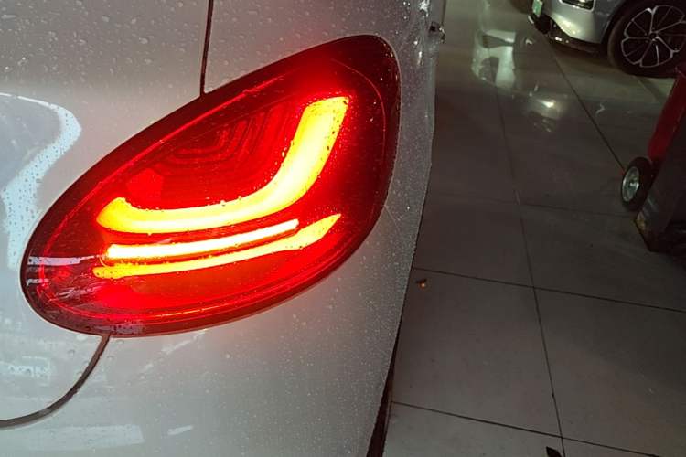 Used Wuling Bingo 2023 333 km Lingxi Connected+ Version Right Rear Taillight