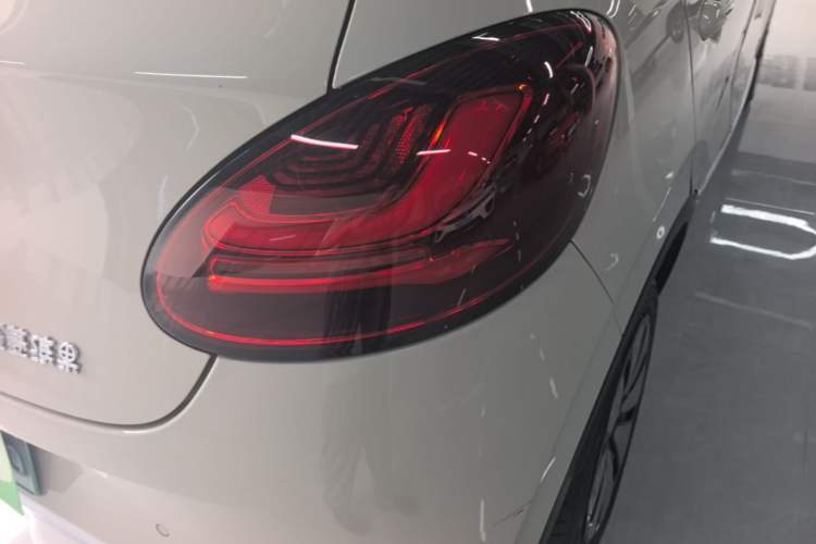 Used Wuling Bingo 2023 333 km Lingxi Connected+ Version Right Rear Taillight