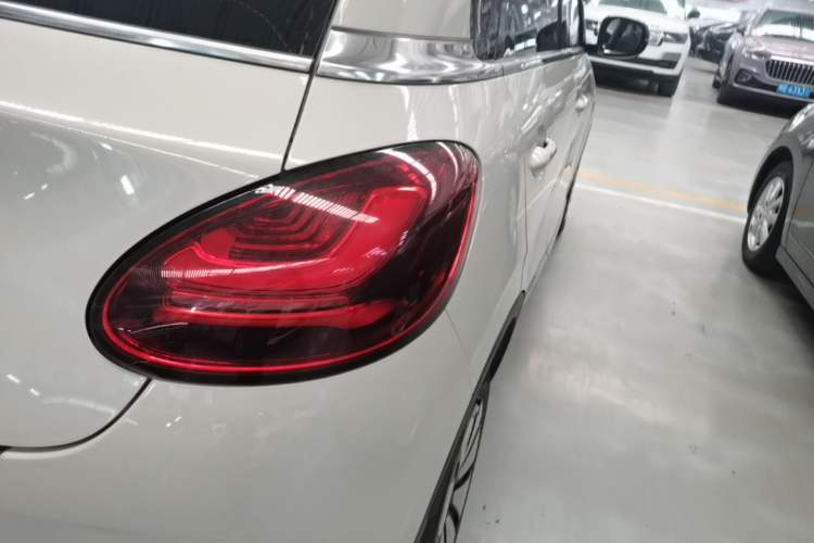 Used Wuling Bingo 2023 333 km Lingxi Connected+ Version Right Rear Taillight