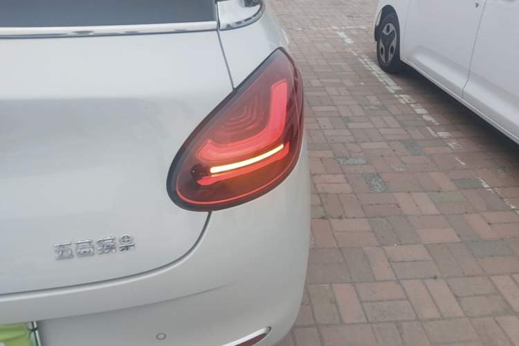 Used Wuling Bingo 2023 333 km Lingxi Connected+ Version Right Rear Taillight