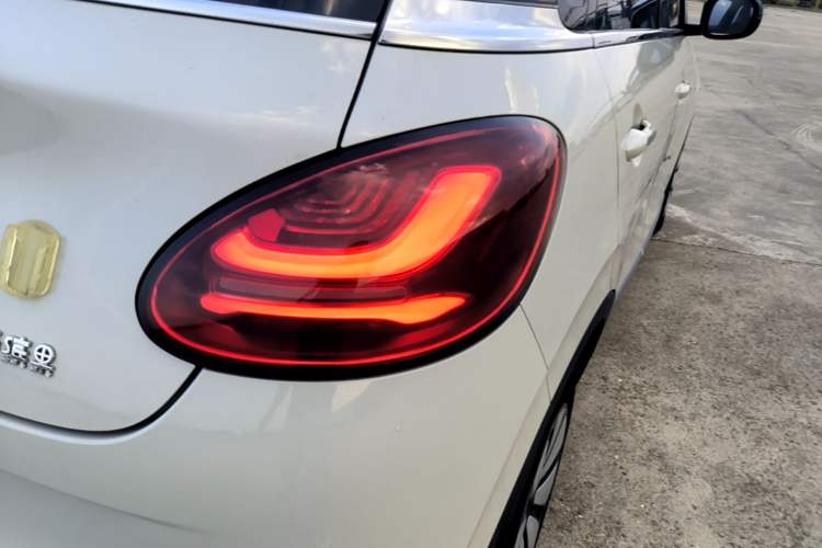 Used Wuling Bingo 2023 333 km Lingxi Connected+ Version Right Rear Taillight