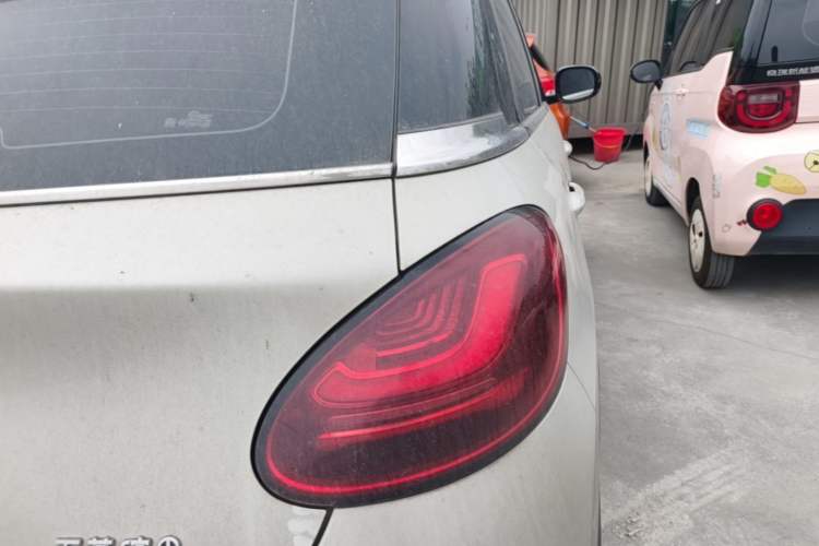 Used Wuling Bingo 2023 333 km Lingxi Connected+ Version Right Rear Taillight