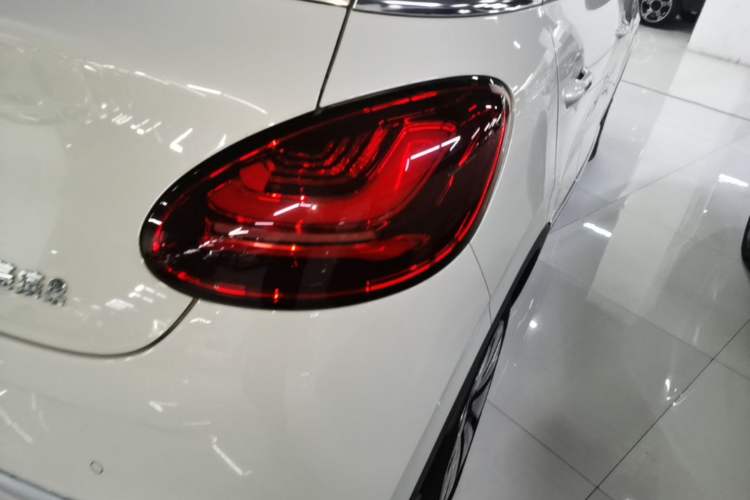 Used Wuling Bingo 2023 333 km Lingxi Connected+ Version Right Rear Taillight