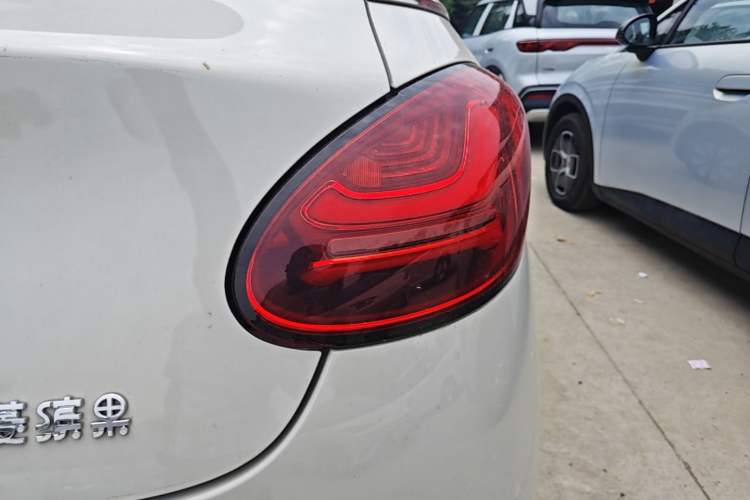 Used Wuling Bingo 2023 333 km Fast-Share Version Right Rear Taillight