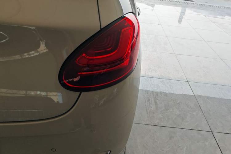 Used Wuling Bingo 2023 333 km Enjoyment Version Right Rear Taillight