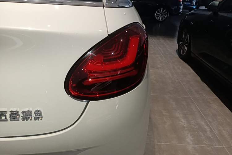 Used Wuling Bingo 2023 333 km Lingxi Connected Version Right Rear Taillight