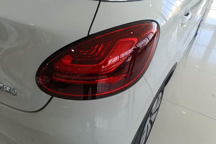 Used Wuling Bingo 2023 333 km Enjoyment Version Right Rear Taillight
