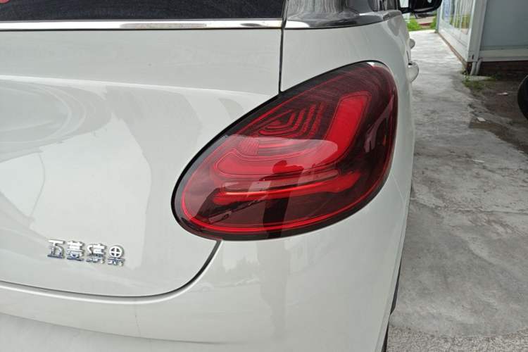 Used Wuling Bingo 2023 333 km Lingxi Connected+ Version Right Rear Taillight