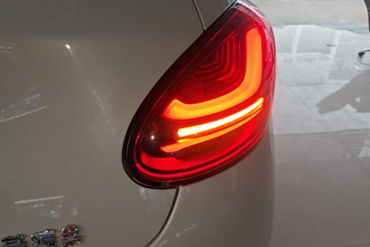 Used Wuling Bingo 2023 333 km Enjoyment Version Right Rear Taillight
