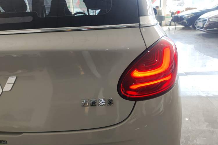 Used Wuling Bingo 2023 333 km Lingxi Connected+ Version Right Rear Taillight