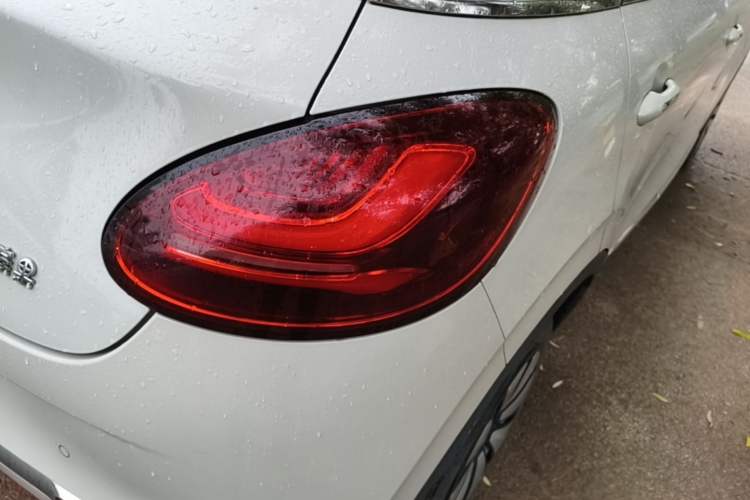 Used Wuling Bingo 2023 333 km Lingxi Connected+ Version Right Rear Taillight