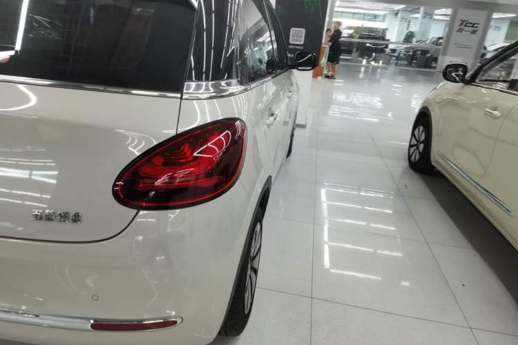 Used Wuling Bingo 2023 333 km Lingxi Connected+ Version Right Rear Taillight