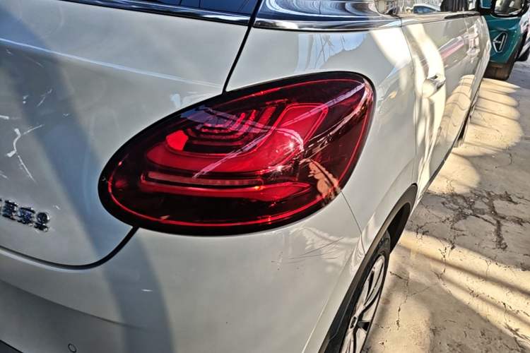 Used Wuling Bingo 2023 333 km Enjoyment Version Right Rear Taillight