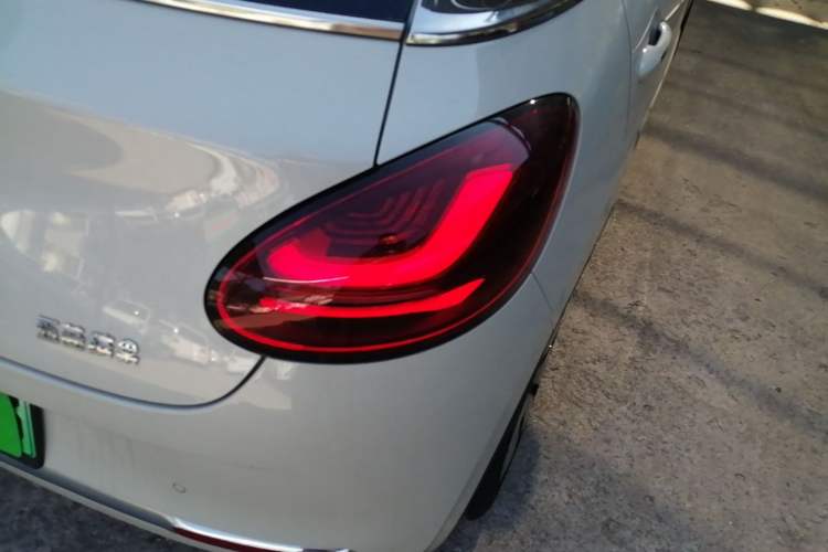 Used Wuling Bingo 2023 333 km Lingxi Connected+ Version Right Rear Taillight
