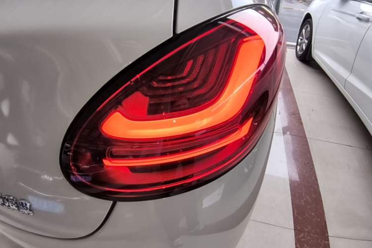 Used Wuling Bingo 2023 333 km Lingxi Connected+ Version Right Rear Taillight