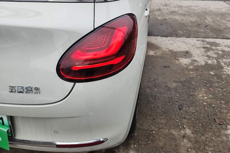Used Wuling Bingo 2023 333 km Lingxi Connected Version Right Rear Taillight