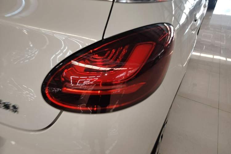 Used Wuling Bingo 2023 333 km Enjoyment Version Right Rear Taillight