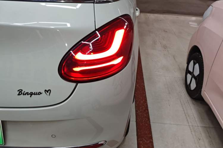 Used Wuling Bingo 2023 333 km Lingxi Connected Version Right Rear Taillight