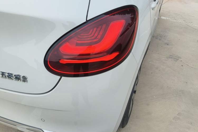 Used Wuling Bingo 2023 333 km Lingxi Connected Version Right Rear Taillight