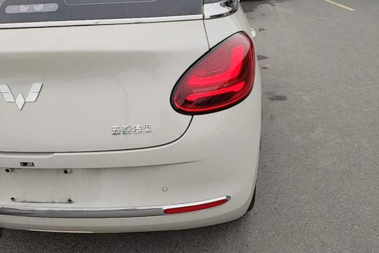 Used Wuling Bingo 2023 333 km Lingxi Connected+ Version Right Rear Taillight