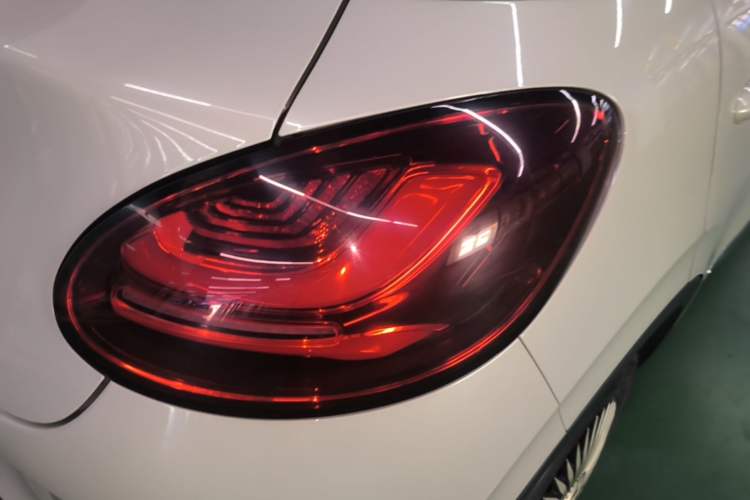 Used Wuling Bingo 2023 333 km Enjoyment Version Right Rear Taillight