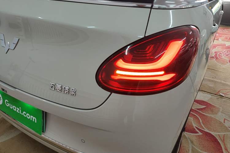 Used Wuling Bingo 2023 333 km Lingxi Connected+ Version Right Rear Taillight