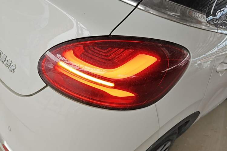 Used Wuling Bingo 2023 333 km Enjoyment Version Right Rear Taillight