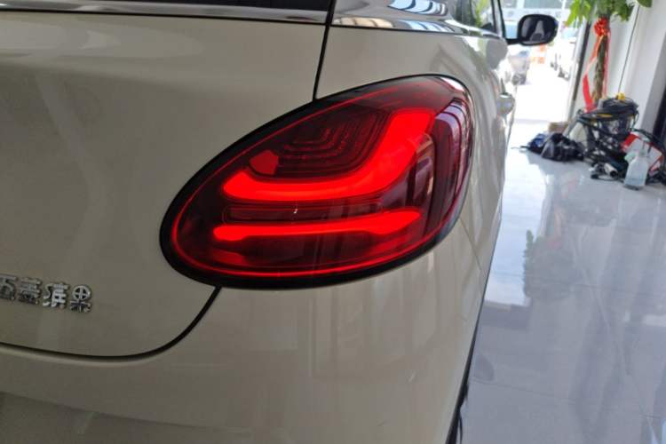 Used Wuling Bingo 2023 333 km Lingxi Connected Version Right Rear Taillight