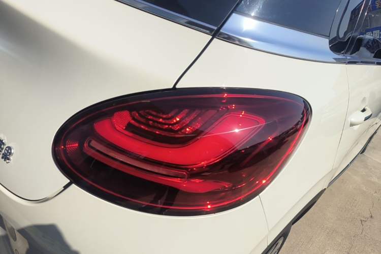 Used Wuling Bingo 2023 410 km Lingxi Deluxe Edition Right Rear Taillight