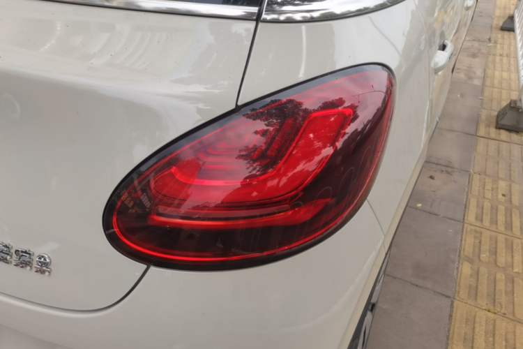 Used Wuling Bingo 2023 333 km Enjoyment Version Right Rear Taillight
