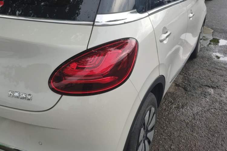 Used Wuling Bingo 2023 333 km Enjoyment Version Right Rear Taillight